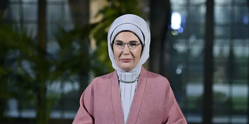 Emine Erdoğan: Anadolu'nun şefkati ve insana hürmeti başlı başına bir yönteme dönüşüyor